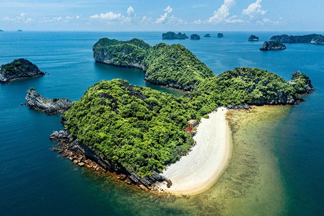 Du lịch Cát Bà hứa hẹn sẽ “bung lụa” với những cú hích mới - Ảnh 2. Du lịch Cát Bà hứa hẹn sẽ “bung lụa” với những cú hích mới - Ảnh 2.