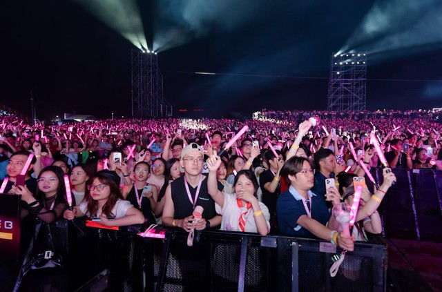 Bất động sản thăng hạng tại “thành phố vạn lễ hội” Van Phuc City- Ảnh 2.