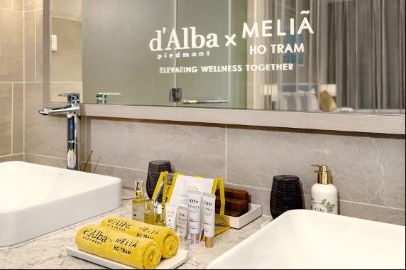 “Glowcation” lên ngôi: dAlba và Meliá Hồ Tràm ra mắt trải nghiệm skincare cao cấp ngay tại phòng ngủ resort 5 sao - Ảnh 3.