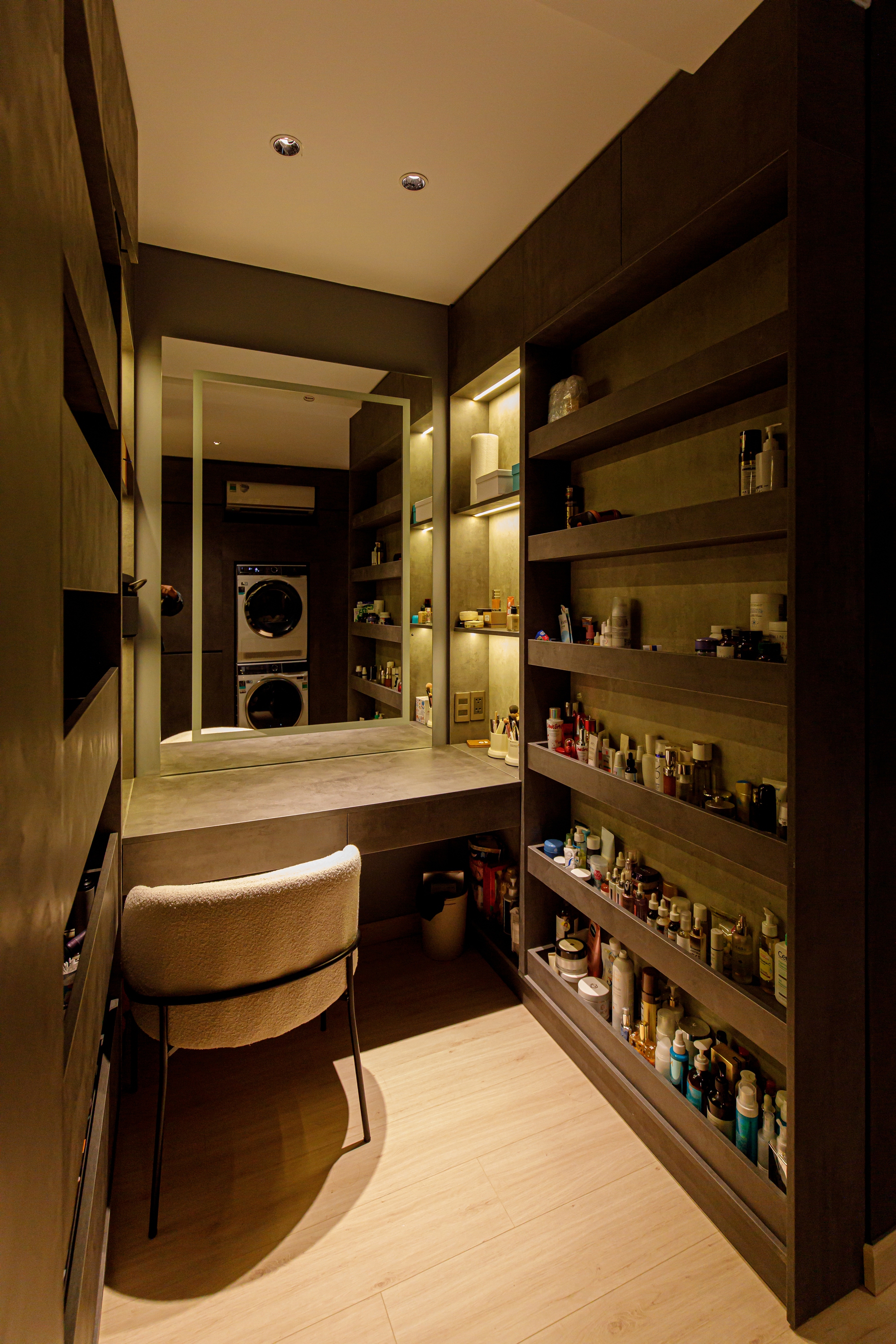 Tiểu thư Sài thành lấy chồng thạc sĩ điển trai: Sau đám cưới cổ tích mua luôn penthouse 11 tỷ, cả cõi mạng rần rần xin vía - Ảnh 12.