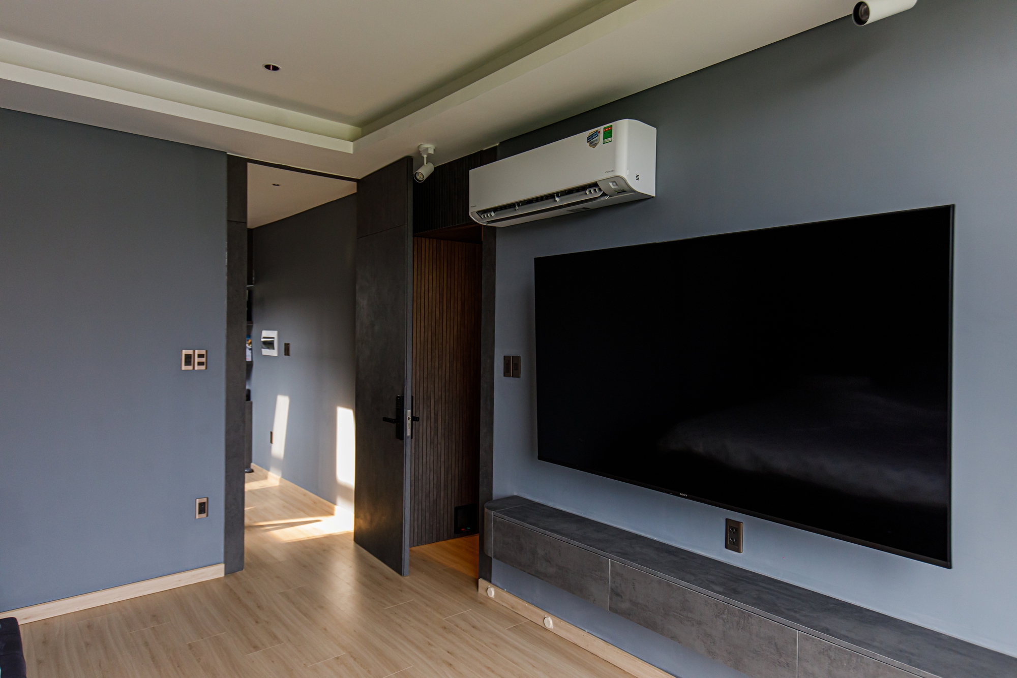 Tiểu thư Sài thành lấy chồng thạc sĩ điển trai: Sau đám cưới cổ tích mua luôn penthouse 11 tỷ, cả cõi mạng rần rần xin vía - Ảnh 3.