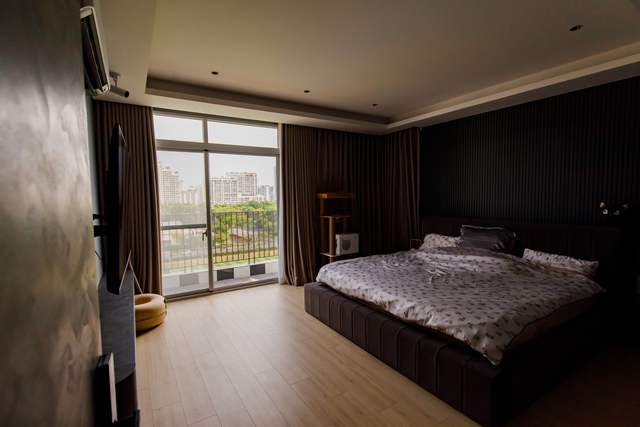 Tiểu thư Sài thành lấy chồng thạc sĩ điển trai: Sau đám cưới cổ tích mua luôn penthouse 11 tỷ, cả cõi mạng rần rần xin vía - Ảnh 9.