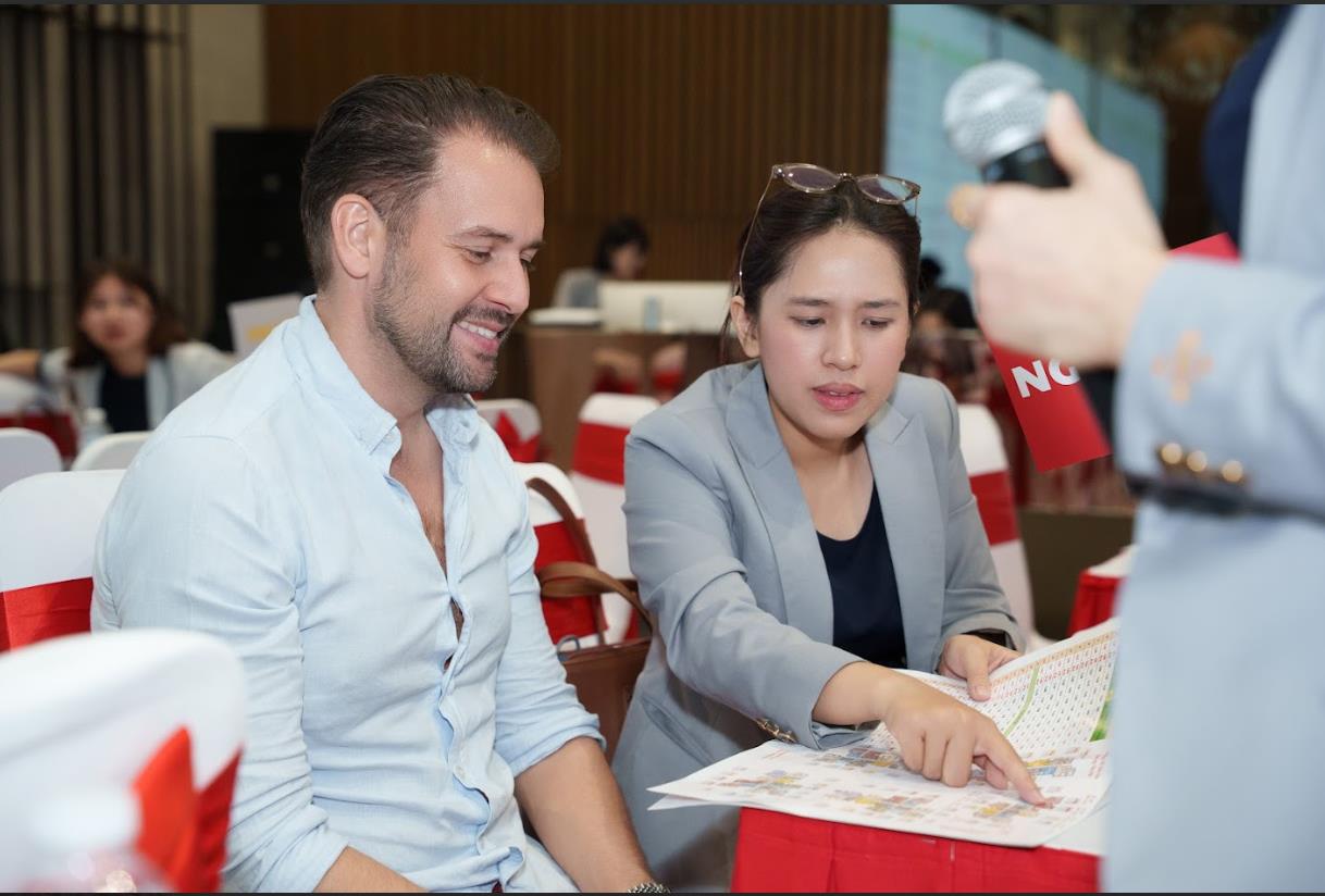 Cầu vượt cung, 900 khách hàng rút thăm mua căn hộ Phú Mỹ Hưng Harmonie đợt 2 - Ảnh 3.