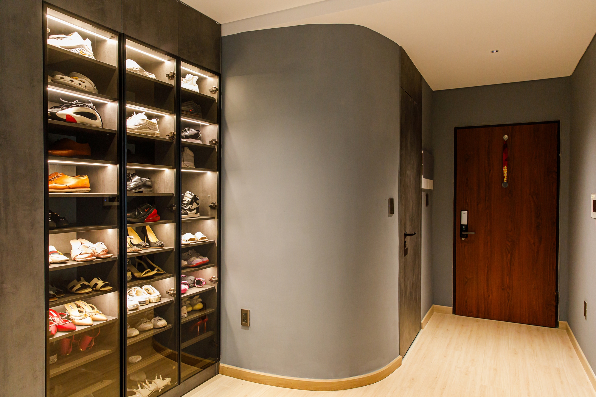 Tiểu thư Sài thành lấy chồng thạc sĩ điển trai: Sau đám cưới cổ tích mua luôn penthouse 11 tỷ, cả cõi mạng rần rần xin vía - Ảnh 4.