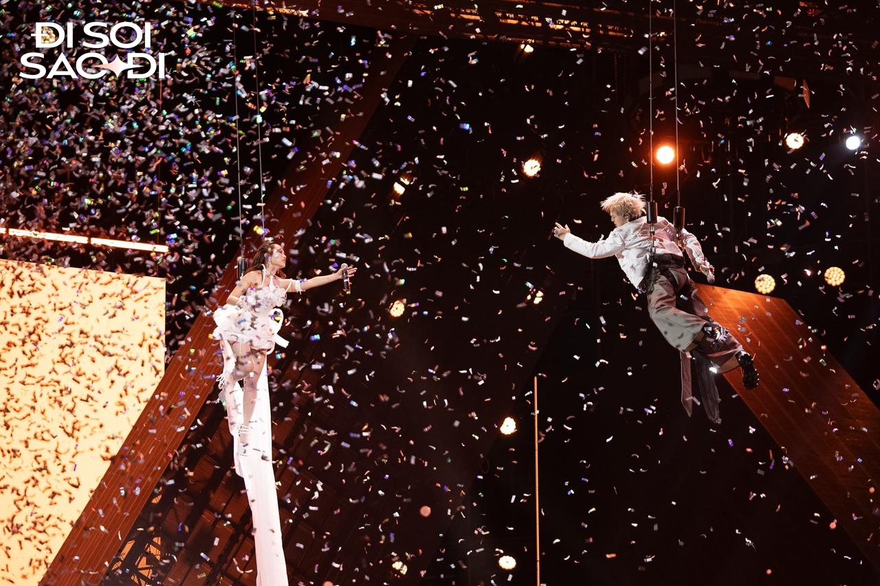 Phương Mỹ Chi lau mồ hôi nhắc từng câu cho RHYDER hát, treo mình trên cao 3m vẫn lên highnote tằng tằng- Ảnh 4.