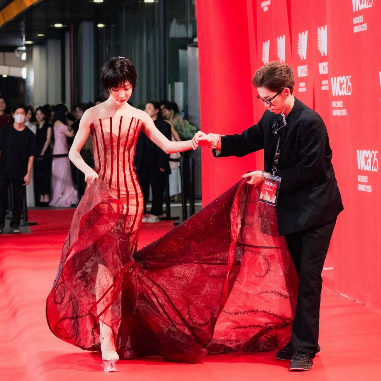 Hỏi trực tiếp trợ lý nghệ sĩ: Bóc trần góc khuất làm “osin” 24/7, chấp nhận không lương vì đam mê idol- Ảnh 6.