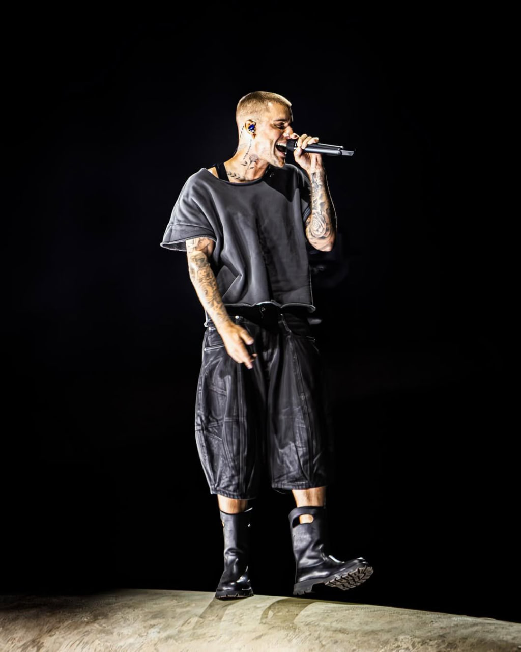Bật nhạc YouTube hát karaoke tại Coachella, điều ko ai cấm nhưng chỉ Justin Bieber mới dám làm - Ảnh 1.