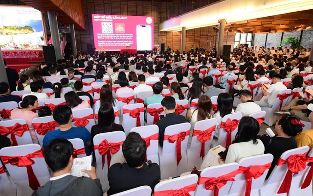 Cầu vượt cung, 900 khách hàng rút thăm mua căn hộ Phú Mỹ Hưng Harmonie đợt 2