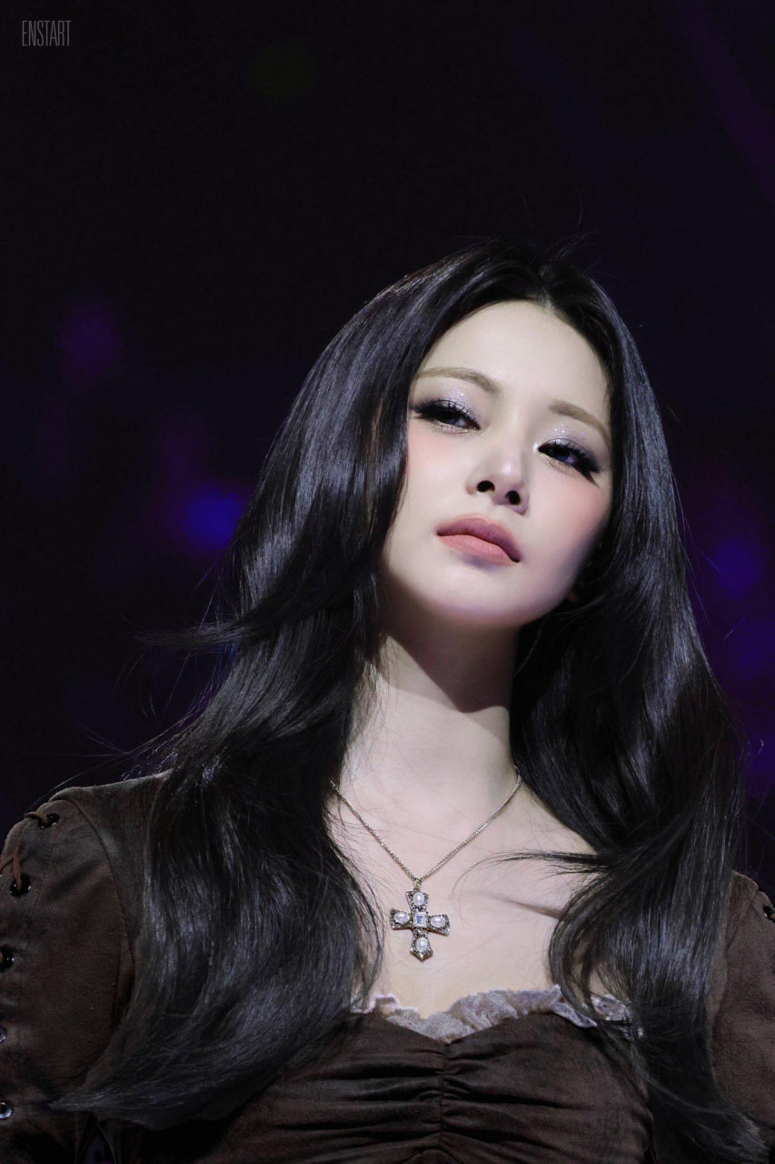 Ngoại hình gây choáng của mỹ nhân 11 lần lọt top đẹp nhất thế giới, nhan sắc "chống flop" là có thật - Ảnh 1.