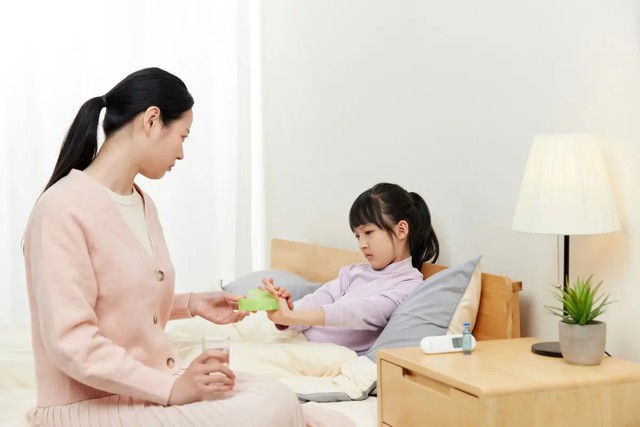 Bé 5 tháng tuổi suy gan sau bữa tiệc gia đình: Bác sĩ lo ngại vì "tình thương thiếu hiểu biết" của ông nội- Ảnh 4.