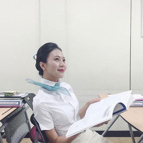 Cựu tiếp viên Vietnam Airlines đóng MV với Sơn Tùng M-TP: Lấy chồng giám đốc ở Hà Nội, sinh liền 2 con, giờ ra sao?- Ảnh 2.