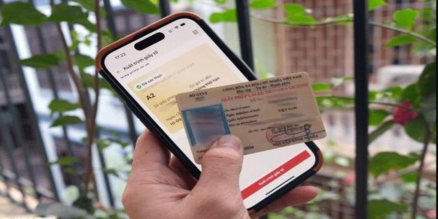 Đã có VNeID nhưng vẫn bị phạt nếu không mang GPLX bản cứng khi ra đường trong trường hợp sau - Ảnh 1.