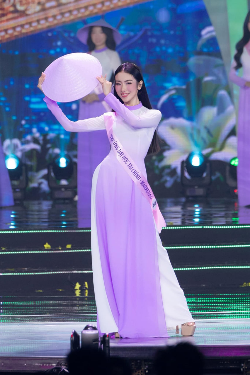 Mỹ nhân Việt cất giọng chấn động lễ tốt nghiệp, khiến cả MXH chế “meme” thì ra có quan hệ với Dược sĩ Tiến- Ảnh 4.