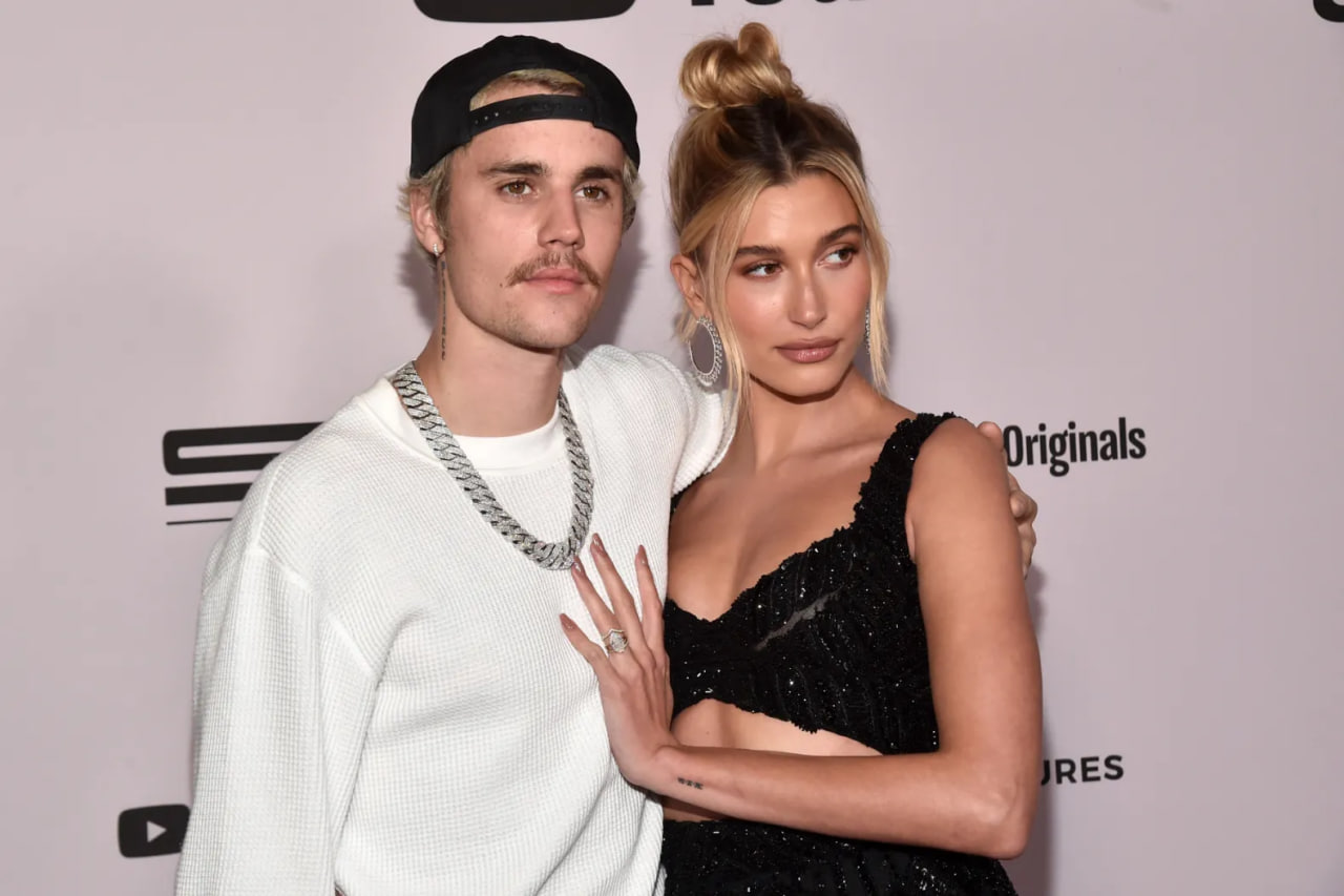 Justin Bieber và Hailey Bieber thế này ai dám đồn ly hôn: Hát 1 câu phong luôn vợ thành “đệ nhất phu nhân Coachella” - Ảnh 8.