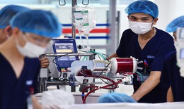 Nâng phụ cấp ưu đãi nghề y không chỉ nhìn ở mức tăng tiền hưởng