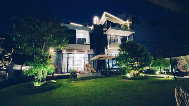 Trai nghèo miền Tây nay là ngôi sao showbiz: Sở hữu biệt thự 40 tỷ xa hoa, còn tậu cả cơ ngơi 25 tỷ tặng bố mẹ- Ảnh 18.