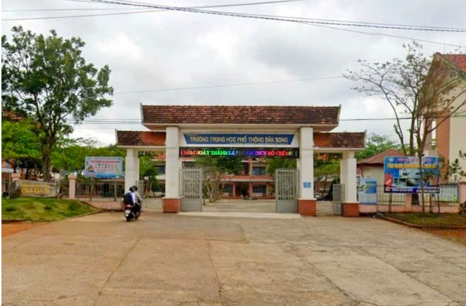 Bị phát tán ảnh nhạy cảm tại trường, quyết định của nữ giáo viên- Ảnh 1.