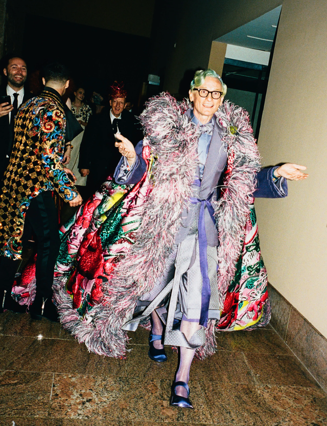 Chưa có mùa Met Gala nào mà ai cũng "mặc hề" đến vậy, 7 năm trôi qua nhưng dân tình vẫn chế meme một người- Ảnh 9.