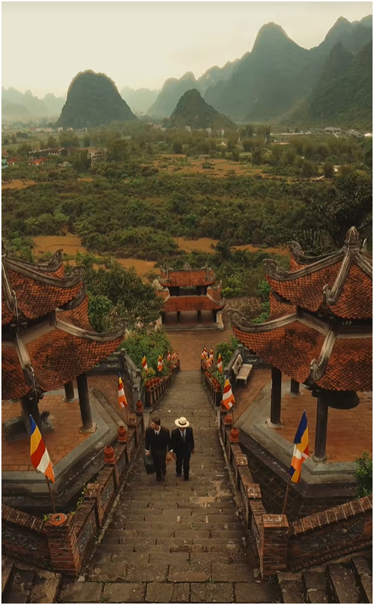 Danh tính 2 khách Tây rủ nhau đến Việt Nam, quay cảnh ở Cao Bằng đẹp như phim điện ảnh- Ảnh 2.