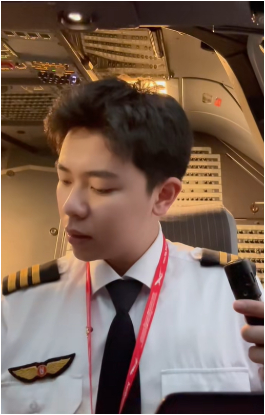 Phi công Hà Còi thông báo: “Đây là chuyến bay cuối cùng của mình…”- Ảnh 2.