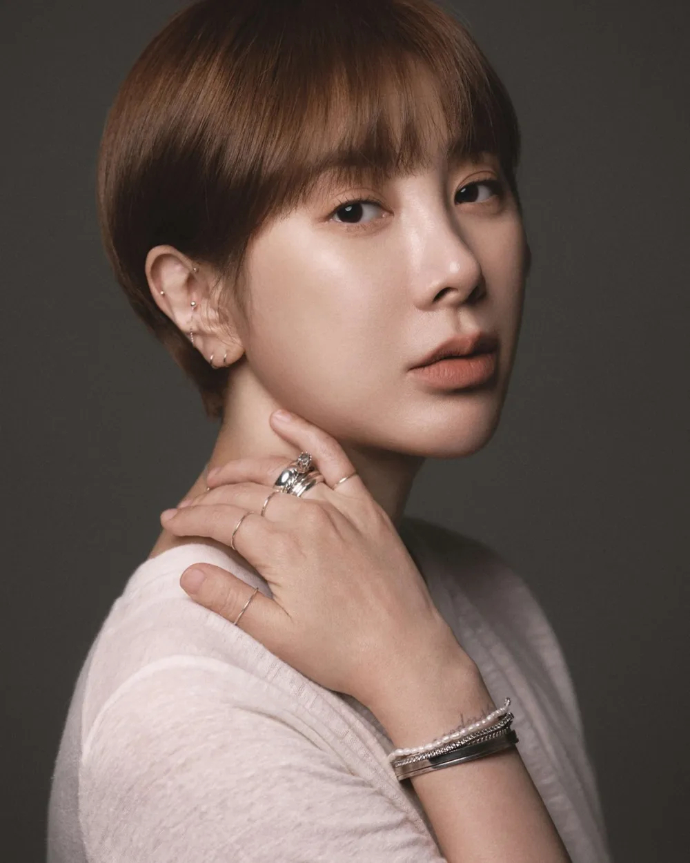 Nữ ca sĩ hạng A bị chồng doanh nhân ép ly hôn sau nửa năm cưới: “Tôi liên tục lên cơn co giật, liệt người, không dám vào bệnh viện”- Ảnh 5.