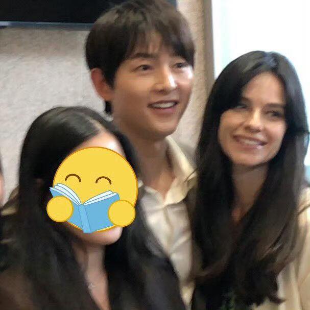 Nhan sắc thật của vợ Song Joong Ki - Ảnh 1.