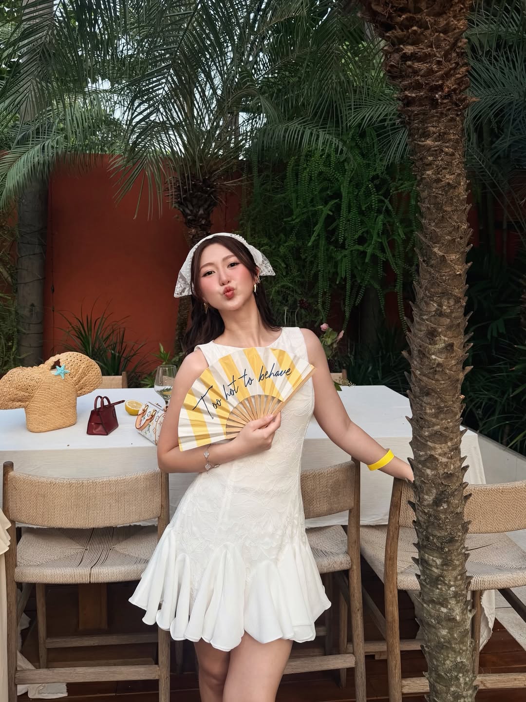 Mỹ nữ cao 1m55 chưa một lần mặc xấu, cứ xuất hiện là phát sáng trong mọi khung hình- Ảnh 1.