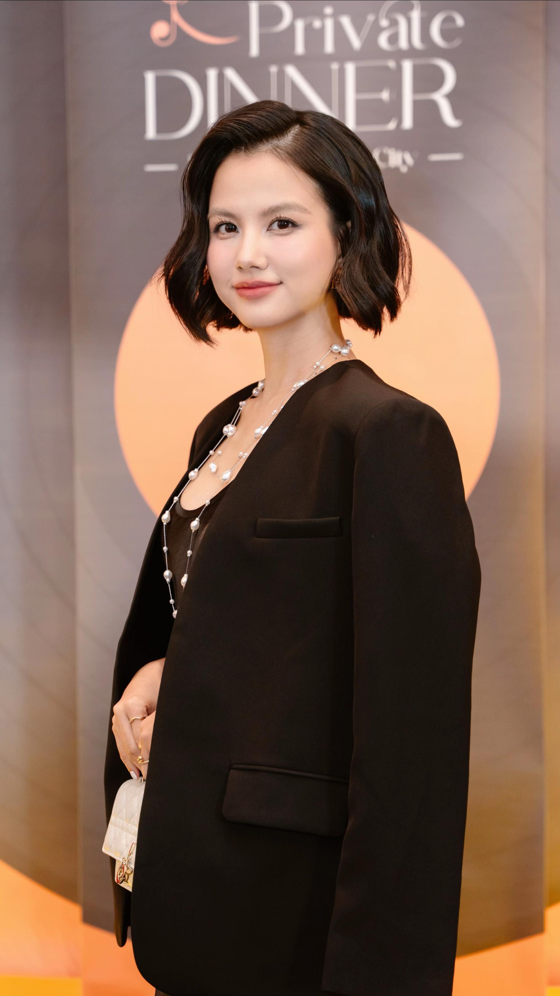 Bác sĩ Nguyễn Linh Thuỳ - được tìm kiếm trên MXH: Tốt nghiệp Đại học Y Dược TP.HCM, ngoại hình xinh đẹp- Ảnh 3.