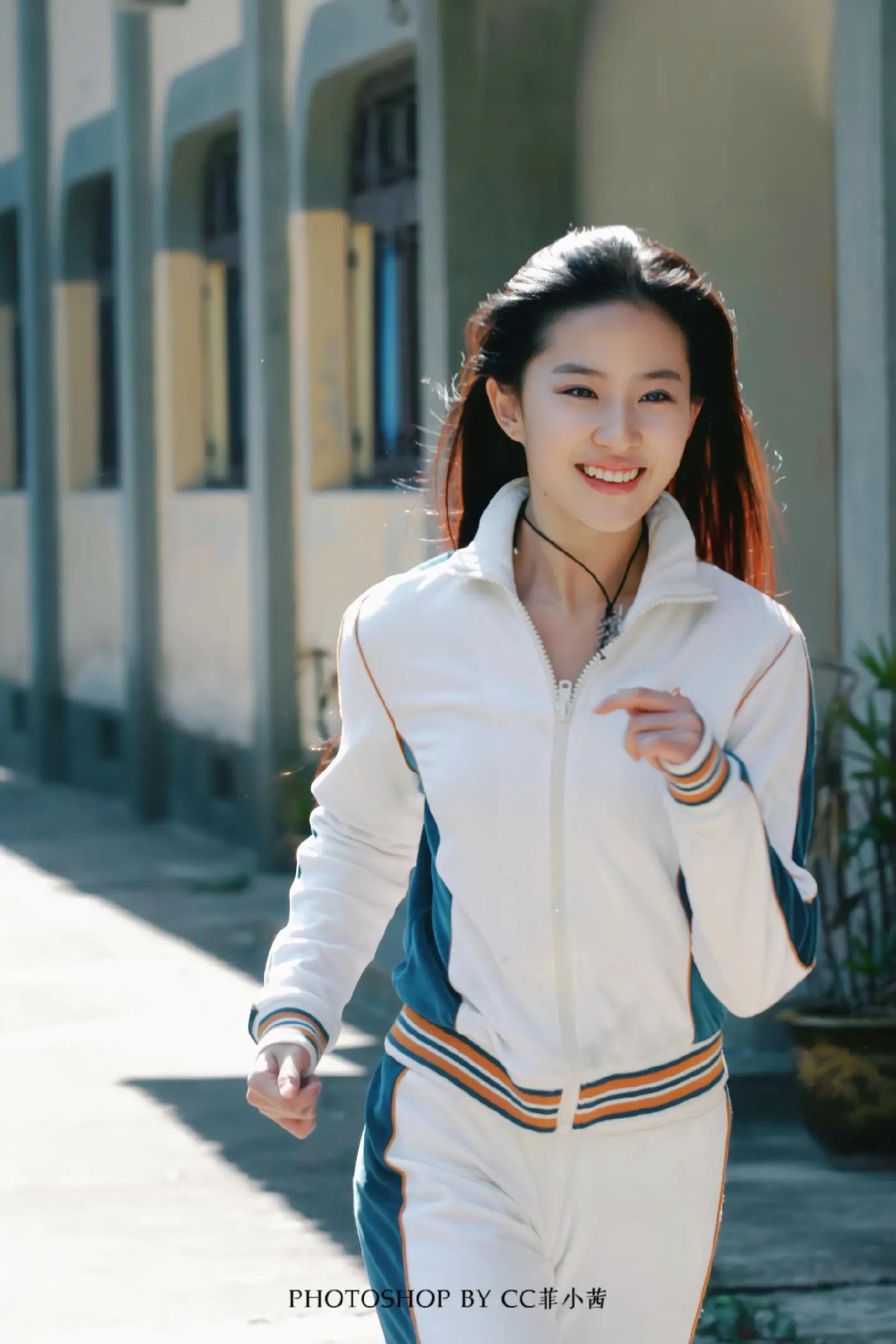 Nhìn Lưu Diệc Phi 25 năm trước đúng là visual "vắt ra nước", đến cái tên cũng trở thành tính từ chỉ sắc đẹp- Ảnh 5.