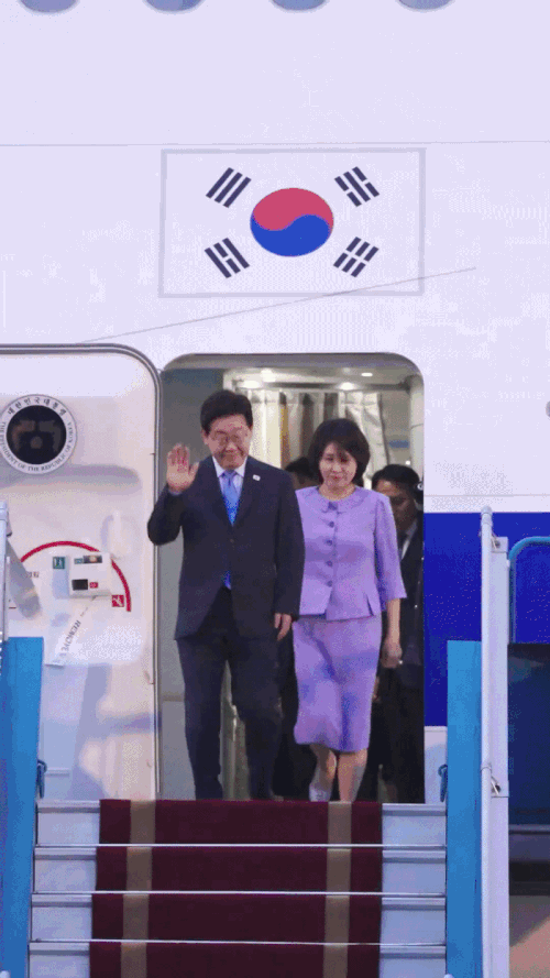 Tổng thống Hàn Quốc đăng video sang thăm Việt Nam lên TikTok: Góc quay đầy ấn tượng về dải đất hình chữ S- Ảnh 2.