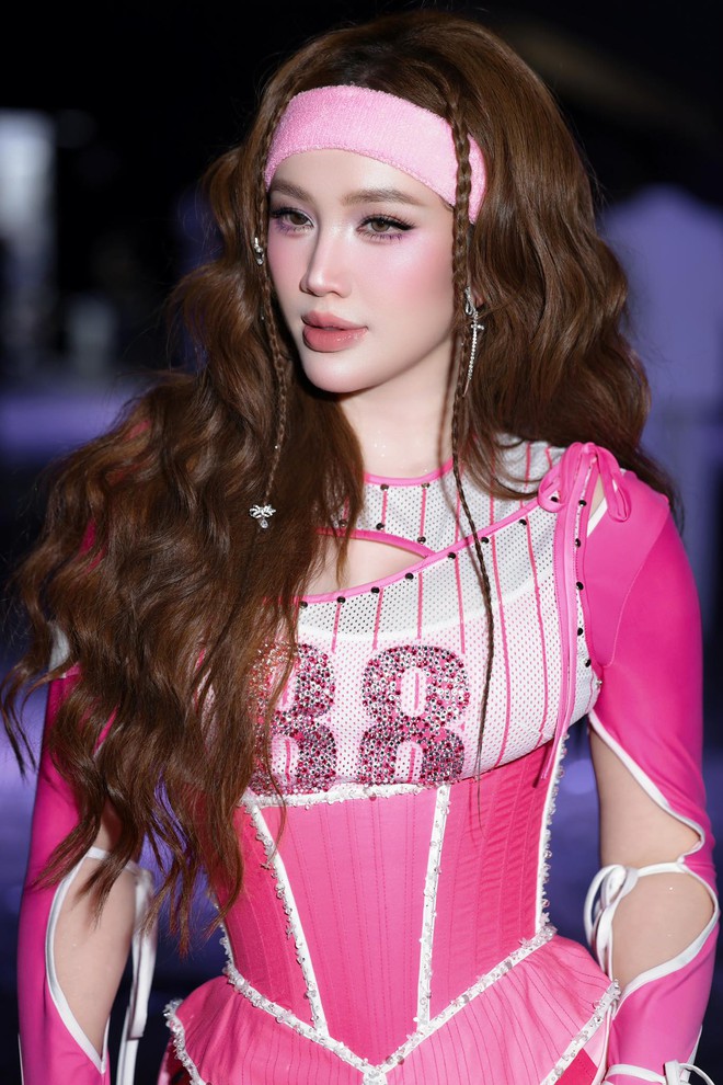 Bảo Thy da trắng mịn trẻ mãi không già: Thường xuyên uống 1 loại nước chống nắng, thải mỡ, mùa hè xứng đáng dùng đều- Ảnh 2.