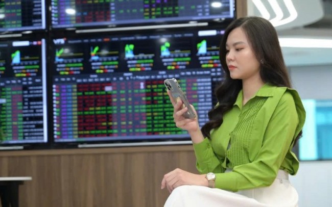 Chứng khoán phái sinh ngày 20/4: Thận trọng khi VN30-Index vượt mốc 2.000 điểm