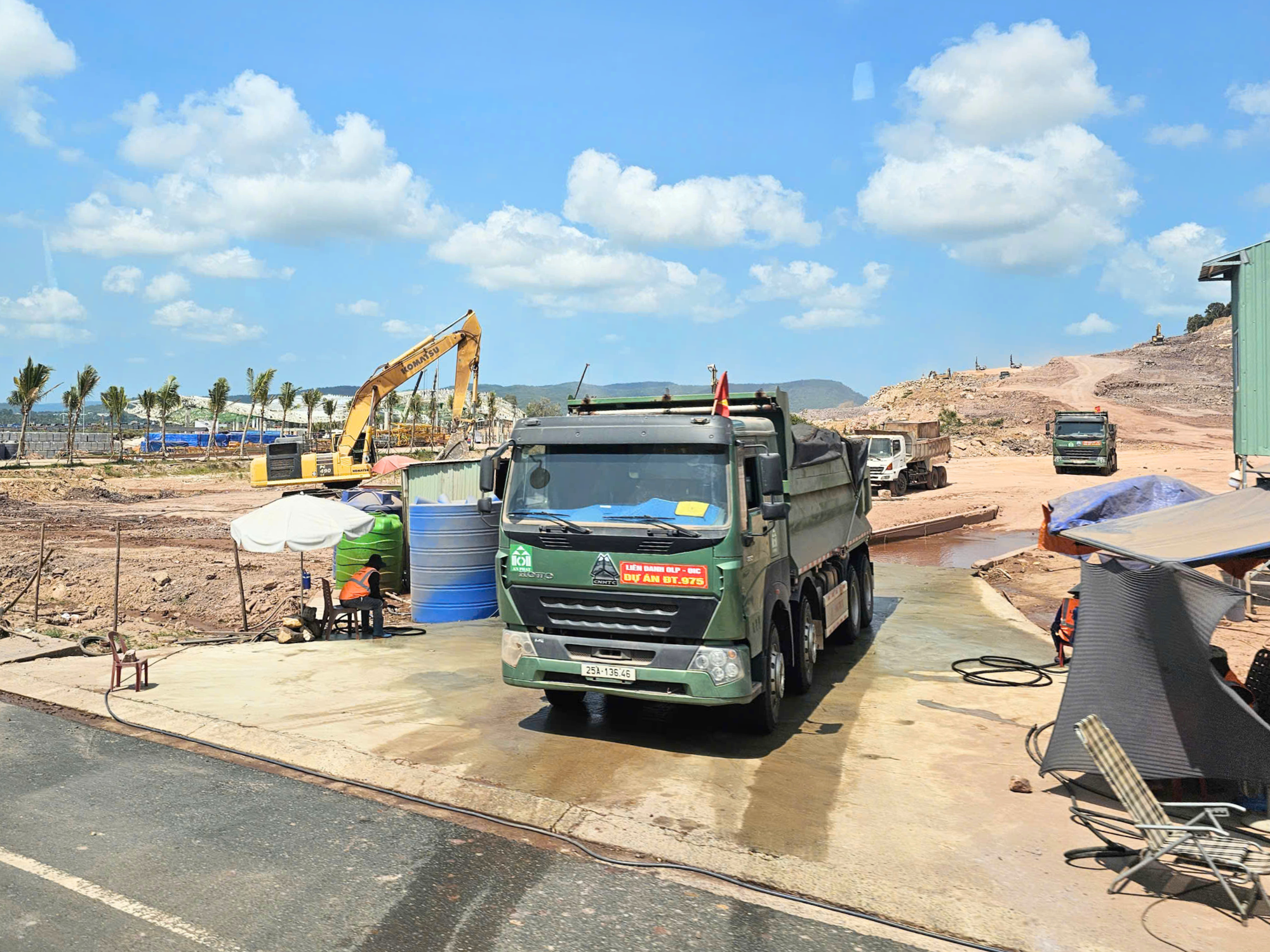 Cận cảnh đại công trường APEC 2027 đang tăng tốc thi công ở Phú Quốc - Ảnh 7.