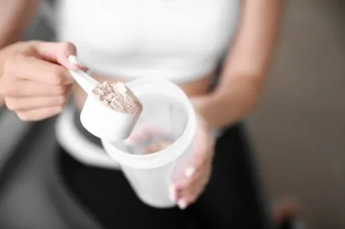 6 thói quen “cực hại thận”, nhiều người làm mỗi ngày mà không biết - Ảnh 1.