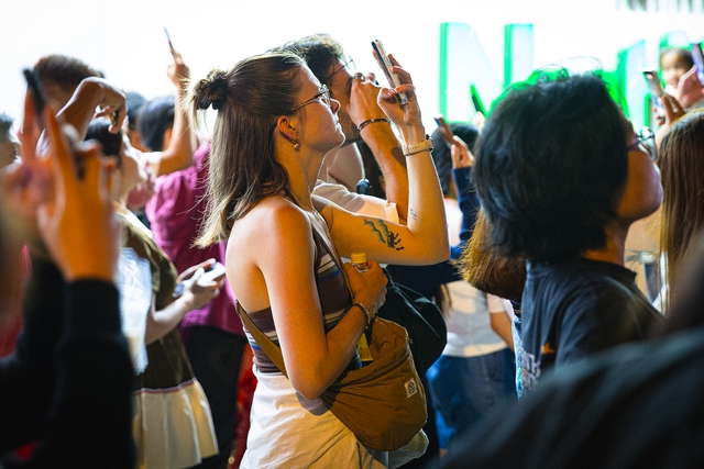 Rực rỡ pháo hoa trên bầu trời TP.HCM đêm 30/4 - Ảnh 22.