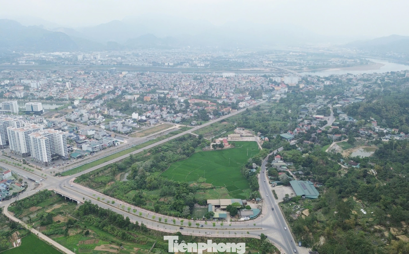 Diện mạo tuyến giao thông mới hoàn thành tại cửa ngõ Tây Bắc- Ảnh 1.