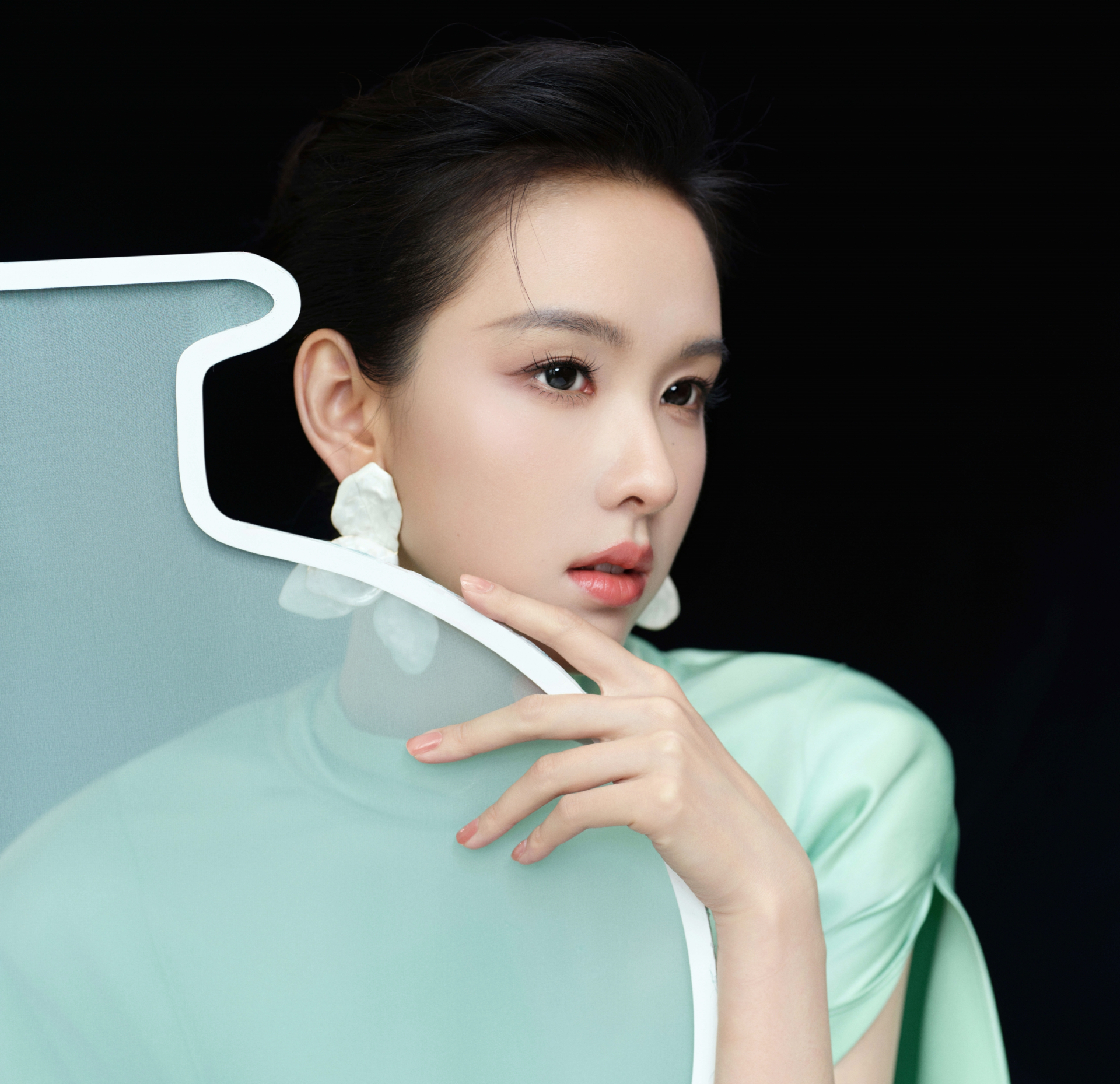 1 cái xoay người của mỹ nhân này đủ làm nghiêng ngả cả một triều đại: Nhan sắc bỏ xa thế gian phàm tục- Ảnh 2.