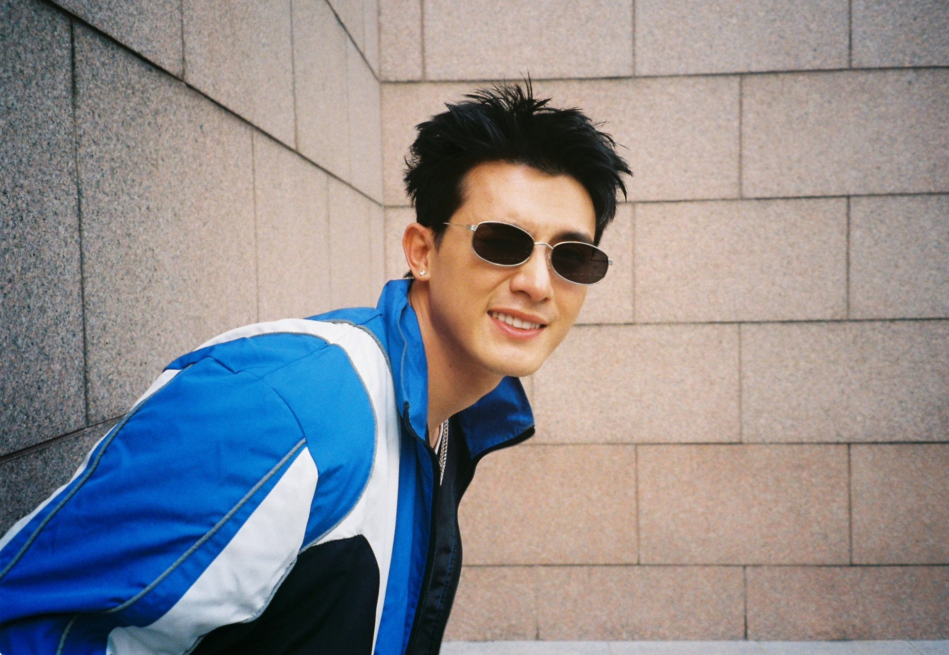 Nhìn mỹ nam này phải thốt lên "diễn viên Việt Nam có người đẹp vậy hả trời", đến cái tên cũng cao sang quyền quý- Ảnh 9.