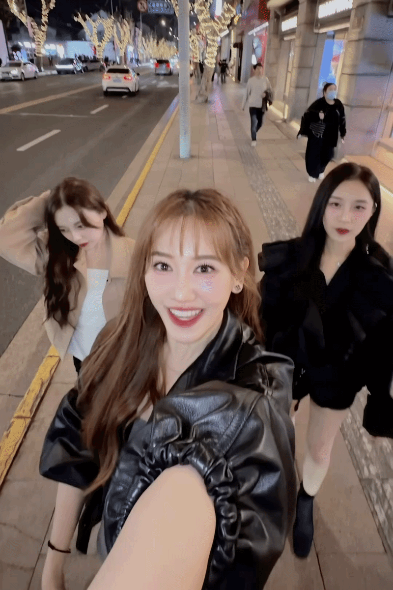 Hari Won công khai sang Thượng Hải tìm Trương Lăng Hách, phấn khích tới nỗi quên cắt mác áo- Ảnh 1.