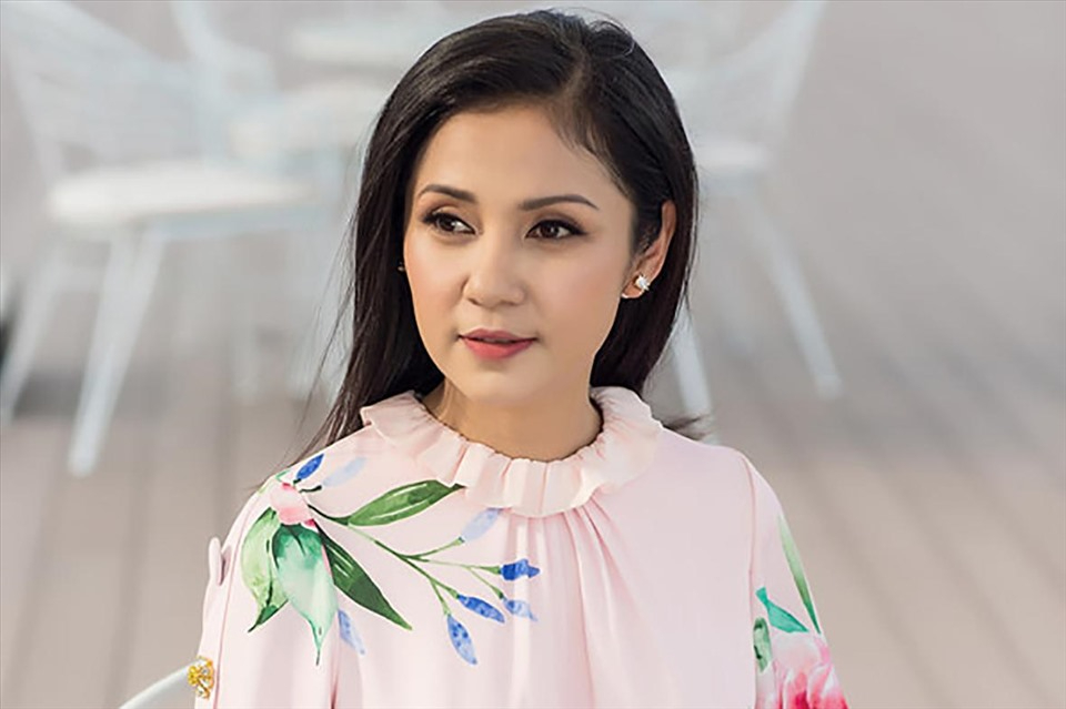 Nữ diễn viên từng nhận cát-xê 30 cây vàng, tuổi 54 sống chill trong biệt thự 3.000m² ở Bình Dương- Ảnh 1.