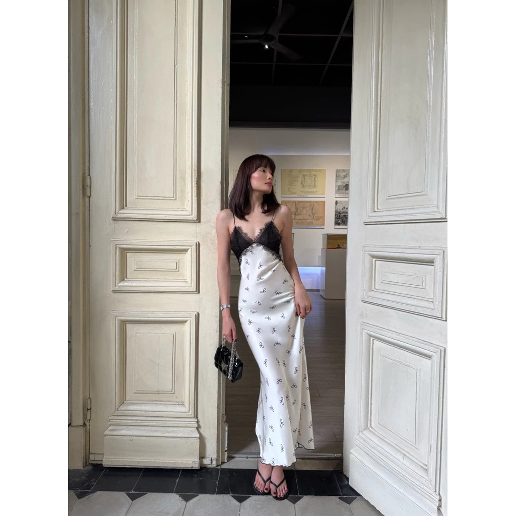 Hailey Bieber mặc chiếc váy hot nhất mùa hè 2026, chiếm hết spotlight ở Coachella - Ảnh 8.