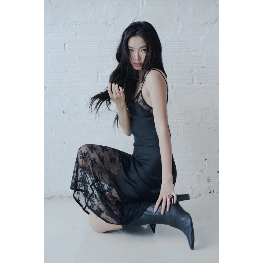 Hailey Bieber mặc chiếc váy hot nhất mùa hè 2026, chiếm hết spotlight ở Coachella - Ảnh 9.