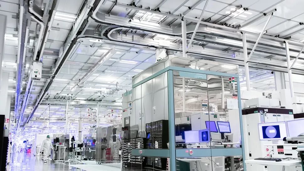 5.000 tỷ USD, 358 nhà máy và 1 chip AI: “Canh bạc” lớn nhất thế kỷ của Elon Musk tiêu tốn hơn 70% ngân sách Mỹ- Ảnh 2.