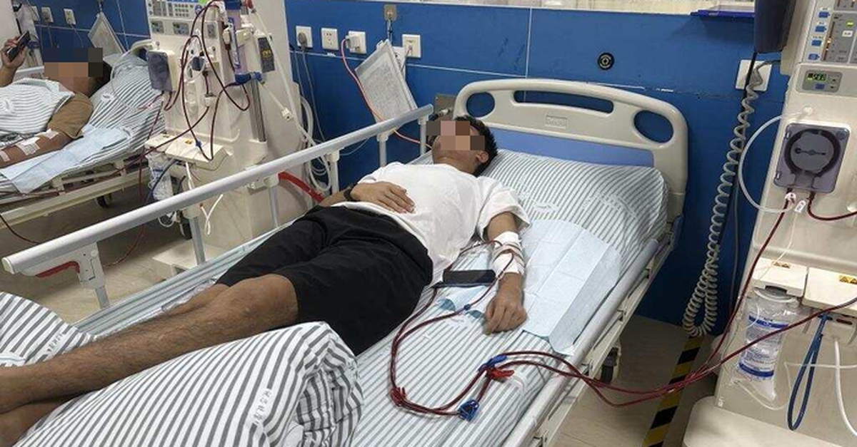 Người đàn ông suy thận cấp vì món tương đậu nành, bác sĩ nói thẳng: 4 loại nước chấm “phá thận” nên ăn ít