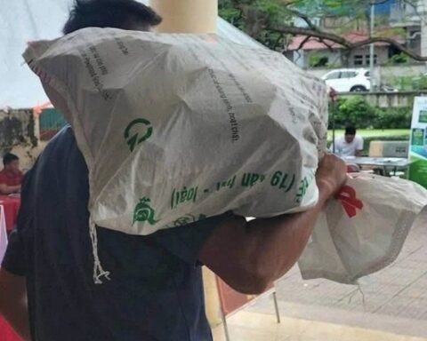 Người dân Hà Nội mang bao tải đi đựng tiền: Tiết lộ mức giá đền bù dự án Olympic