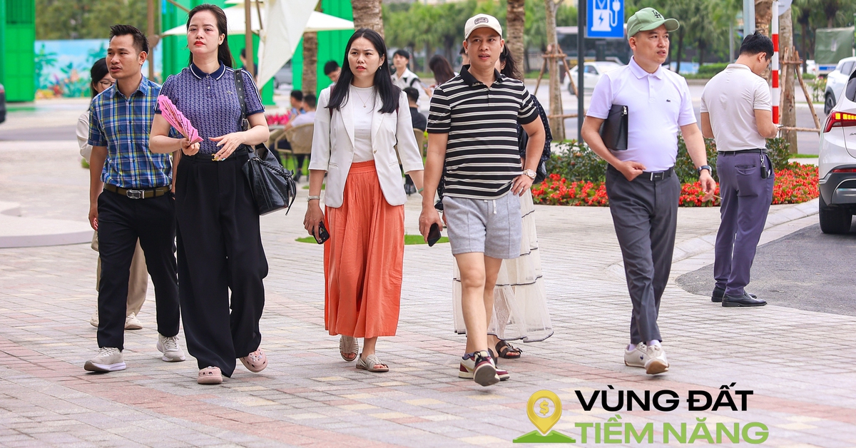 Mô giới, nhà đầu tư nườm nượp đổ về “siêu đô thị 18 tỷ USD” của Vinhomes: Khách sạn kín phòng, quán cơm kín chỗ
