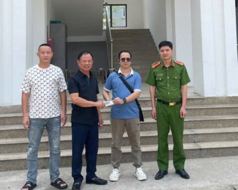 Người đàn ông SN 1987 chuyển khoản thành công 250 triệu đồng, bên nhận tiền kiểm tra tài khoản sau đó lập tức trình báo công an