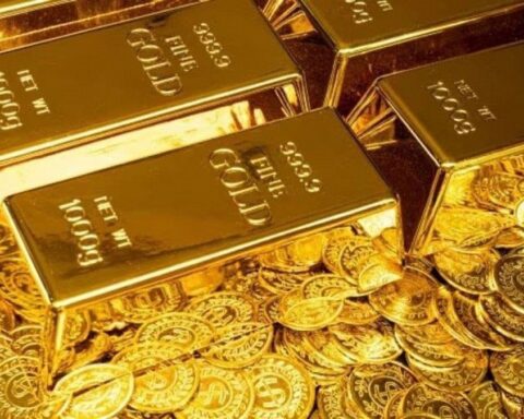 Quỹ lớn nhất thế giới tiếp chuỗi “xả” hàng tấn vàng