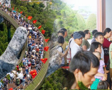 Mới 2 ngày đầu kỳ nghỉ lễ, Đà Nẵng đã đông khủng khiếp!