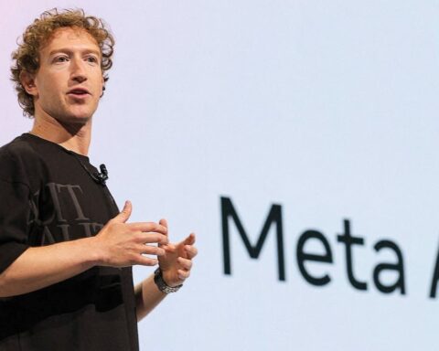 Cổ phiếu “bốc hơi” 8%, CEO Mark Zuckerberg trực tiếp thừa nhận sa thải 8.000 lao động vì AI